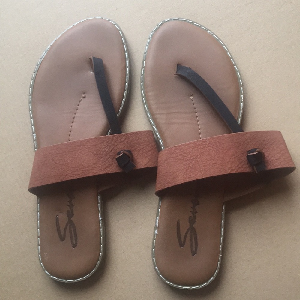Women’s sandals